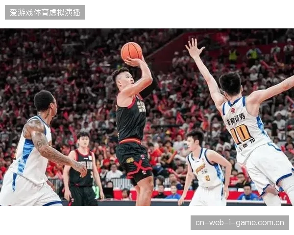 贺希宁赛季使用率显著提升，已从定点射手转变为深圳队关键时刻的持球攻坚核心